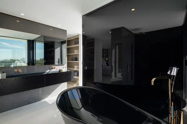 Incredible contemporary villa in El Herrojo Alto, Benahavís