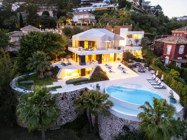 Incredible contemporary villa in El Herrojo Alto, Benahavís