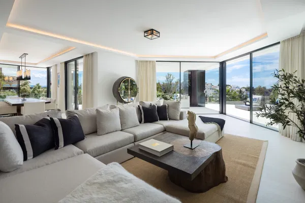 Incredible contemporary villa in El Herrojo Alto, Benahavís