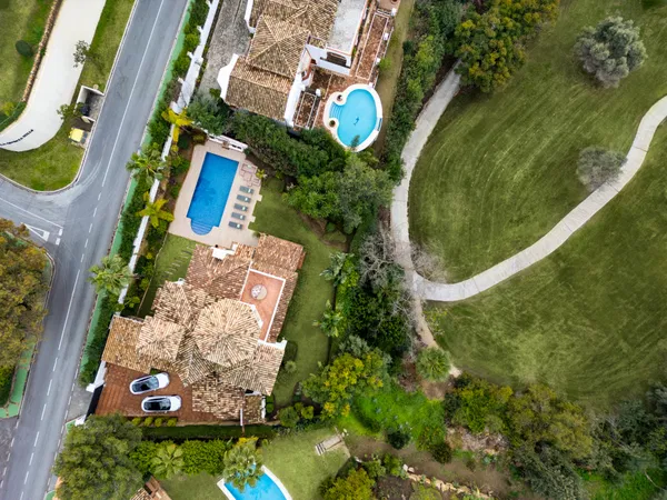 Charming Mediterranean Andalusian style villa in frontline golf in La Quinta, Benahavis