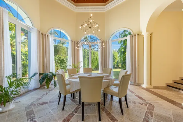 Elegant villa with Andalusian style in Sierra Blanca