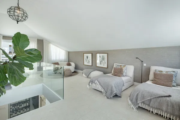 Distinguished penthouse with sea and mountain views in a secured community in Nagüeles Costa, Marbella Golden Mile