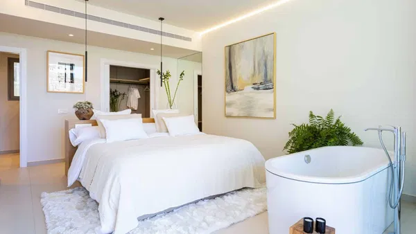 An oasis of calm: ground floor with private garden and pool in El Higuerón, Fuengirola