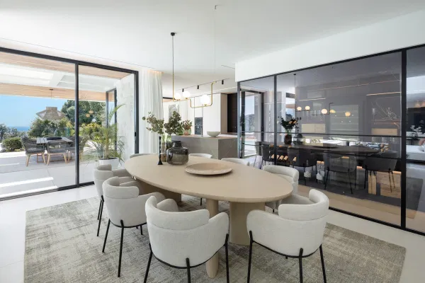 Villa with open panoramic views to the sea, in Real de La Quinta, Benahavis