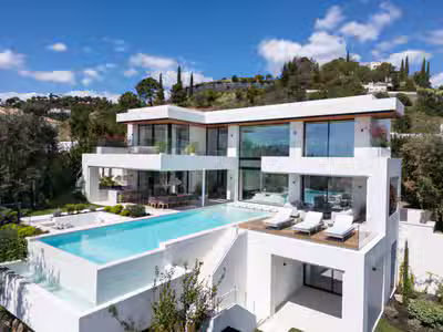 Villa with open panoramic views to the sea, in Real de La Quinta, Benahavis