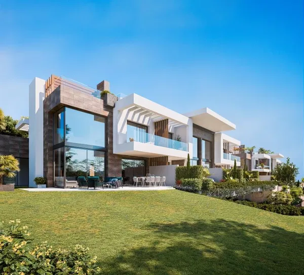 Stunning villa with panoramic views in Río Real, Marbella