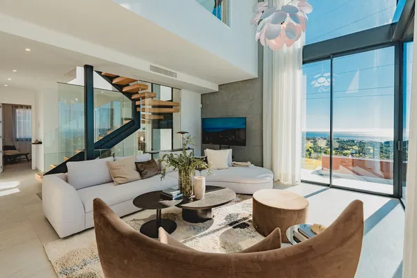Stunning villa with panoramic views in Río Real, Marbella