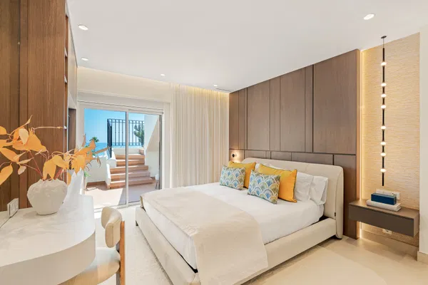 Contemporary seafront penthouse with rooftop terrace in Bahía del Velerín, Estepona