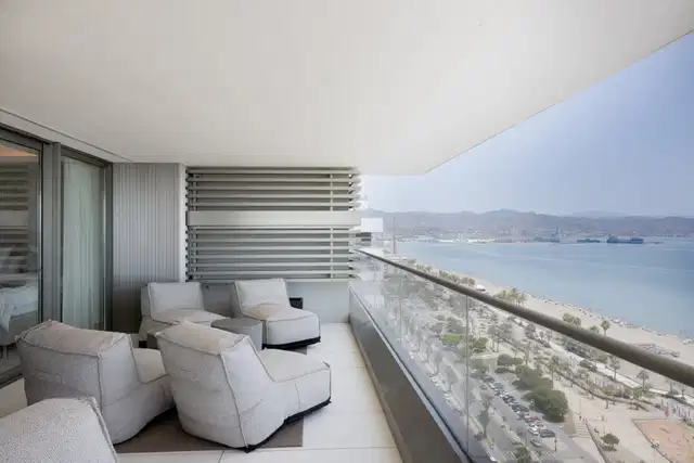 Luxury Beachfront Apartment in Málaga – Pacífico 117