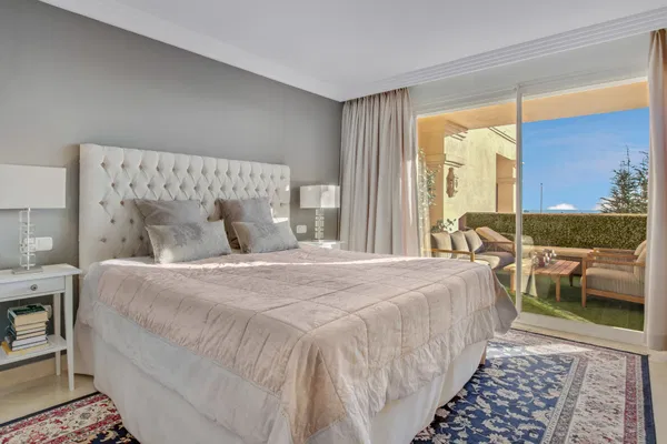 Elegant 3 Bed Apartment with Sea views in Albatros Hills, Nueva Andalucia