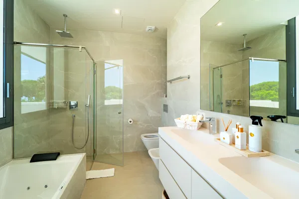 Magnificent 5-Bedroom Villa in La Carolina, Marbella’s Golden Mile
