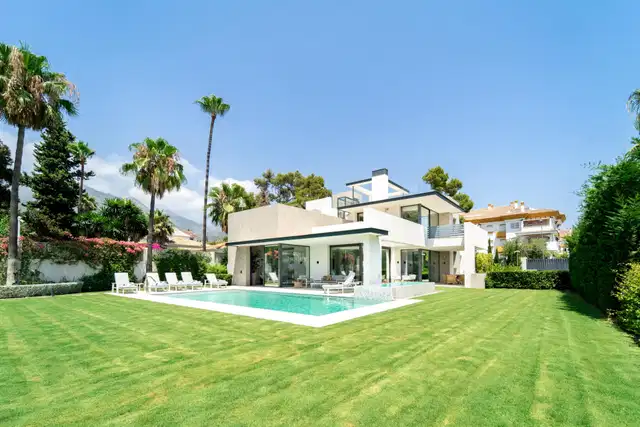 Magnificent 5-Bedroom Villa in La Carolina, Marbella’s Golden Mile