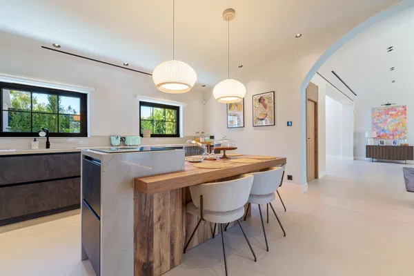 Contemporary one-level oasis just minutes from Puerto Banús, Marbella