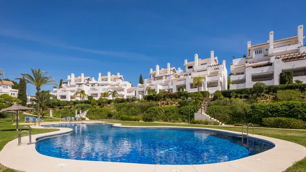 Refined, newly remodelled apartament on the beachfront in Los Monteros Palm Beach, Marbella East