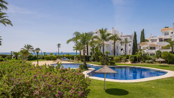 Refined, newly remodelled apartament on the beachfront in Los Monteros Palm Beach, Marbella East