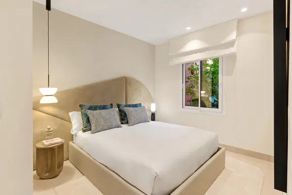 Exquisite fully renovated apartment in Menara Beach, Estepona