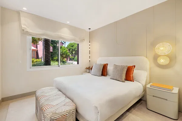 Exquisite fully renovated apartment in Menara Beach, Estepona
