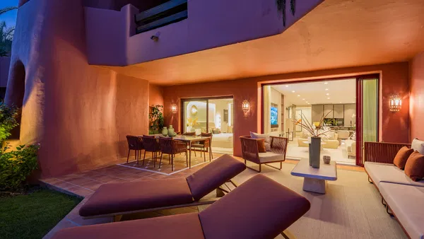 Exquisite fully renovated apartment in Menara Beach, Estepona