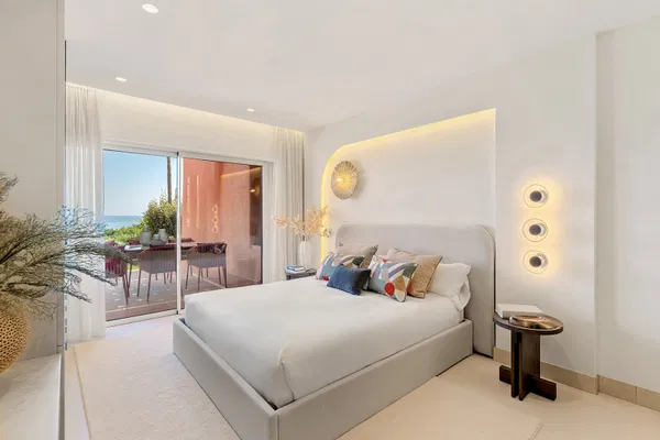 Exquisite fully renovated apartment in Menara Beach, Estepona
