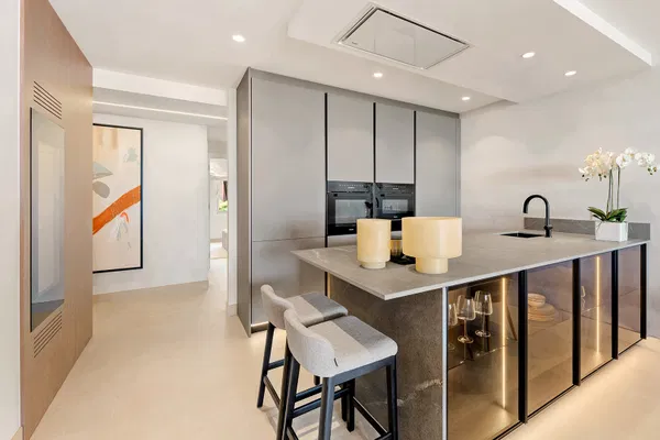 Exquisite fully renovated apartment in Menara Beach, Estepona