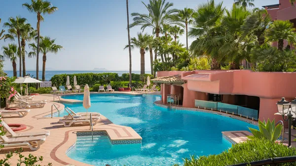 Exquisite fully renovated apartment in Menara Beach, Estepona