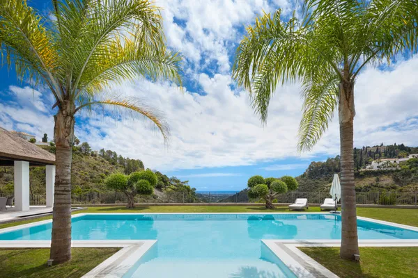 Wonderful Andalusian-style contemporary villa with stunning sea views in El Madroñal, Benahavís