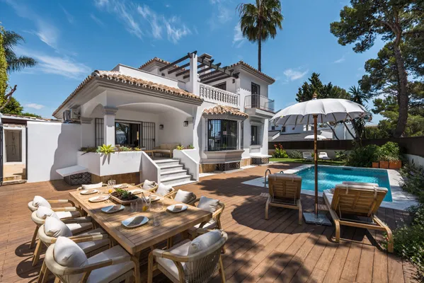 Fully renovated villa in Altos del Rodeo, Nueva Andalucia