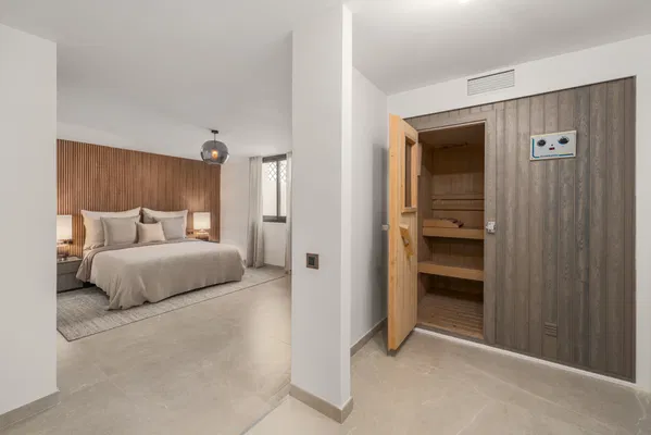 Fully renovated villa in Altos del Rodeo, Nueva Andalucia