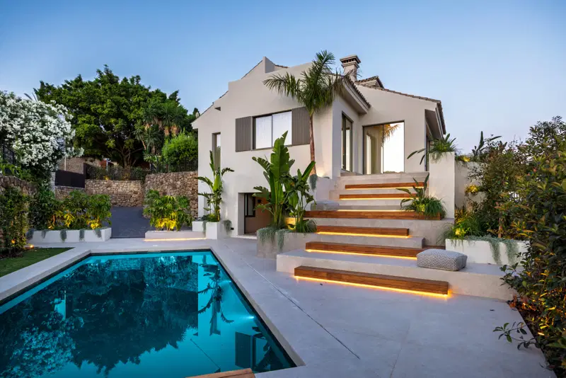 Centauro 15: A Balinese-style oasis villa in the heart of the Golf Valley in Nueva Andalucía