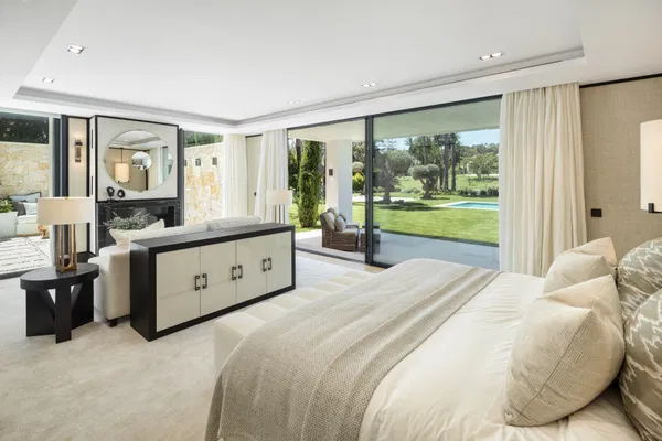 Impressive villa on the front line of the golf course at Las Brisas, Nueva Andalucía