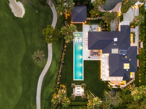 Impressive villa on the front line of the golf course at Las Brisas, Nueva Andalucía