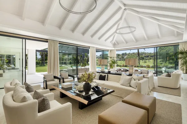 Impressive villa on the front line of the golf course at Las Brisas, Nueva Andalucía