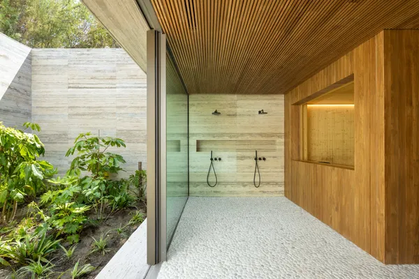 Spectacular design villa that blends with nature, offering expansive sea views in Benahavís