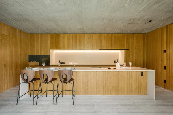 Spectacular design villa that blends with nature, offering expansive sea views in Benahavís