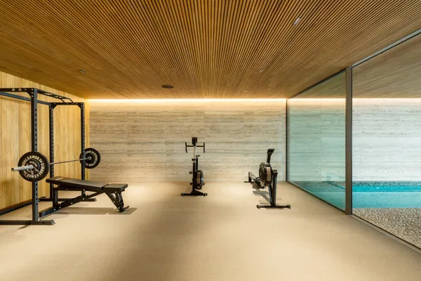Spectacular design villa that blends with nature, offering expansive sea views in Benahavís