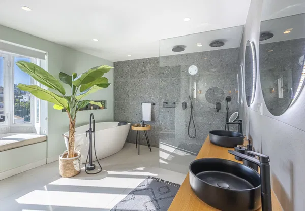 Elegant townhouse with private pool & panoramic views in Arco Iris, Altos de Puente Romano