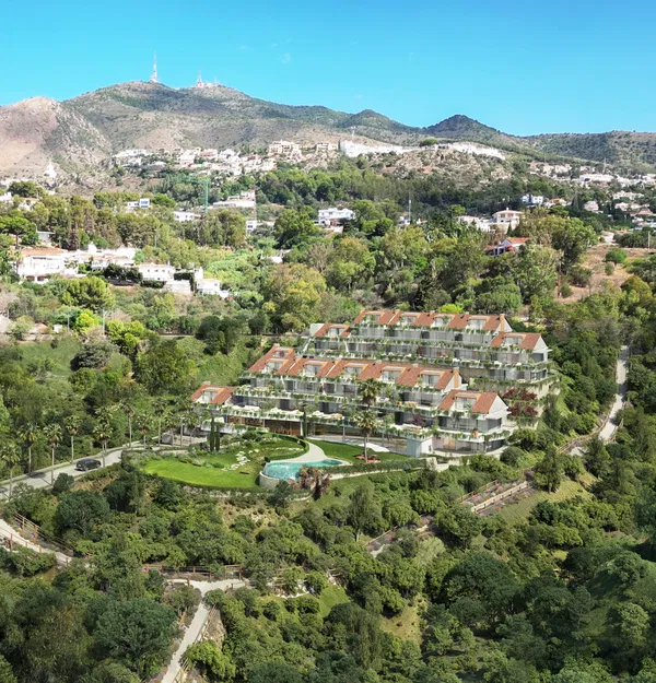 Luxury Ground Floor apartment with private garden  and sea views, Benalmadena Costa