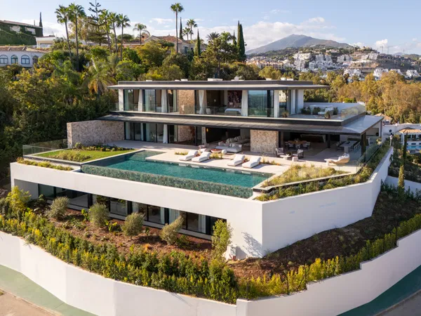 Impressive panoramic sea view villa in El Herrojo Alto, Benahavís