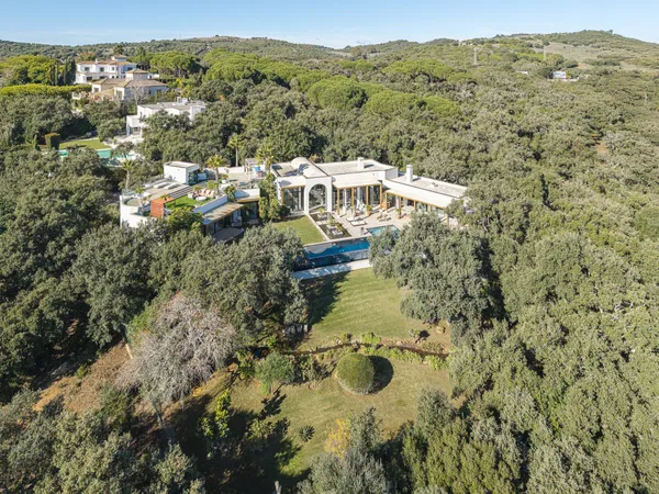 Casa del Bosque: exclusive contemporary estate in Sotogrande Alto, Sotogrande