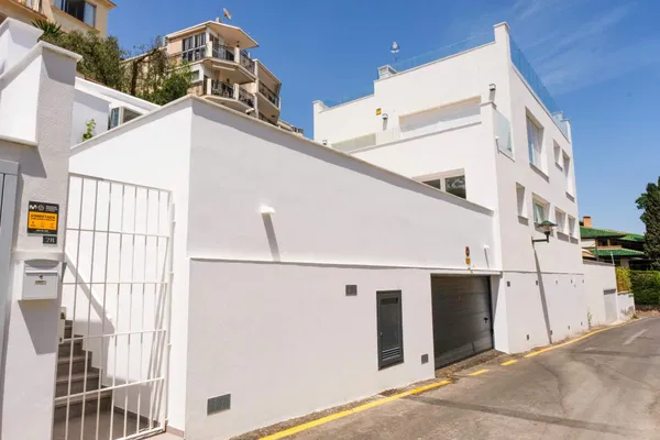 Exceptional duplex located in El Limonar, Málaga