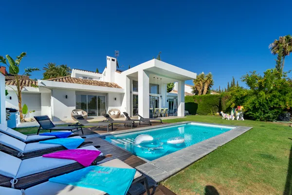 Fantastic villa for rent, available only in summer, at Los Naranjos Golf Club, Puerto Banús