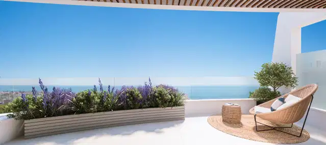 Modern penthouse with front sea views next to Puerto Marina, Benalmadena, Málaga