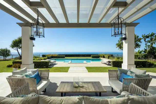 Stunning mediterranean villla with impressive views in Monte Halcones, Benahavís