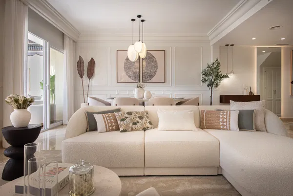 Elegant duplex penthouse with golf views in the prestigious Las Alamandas, Nueva Andalucia