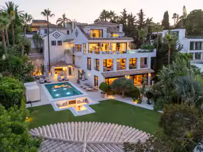 Mediterranean-style villa in the heart of Nueva Andalucía, Marbella.