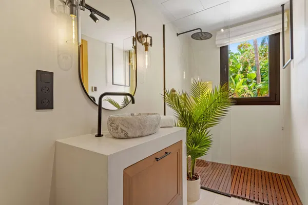 Mediterranean-style villa in the heart of Nueva Andalucía, Marbella.