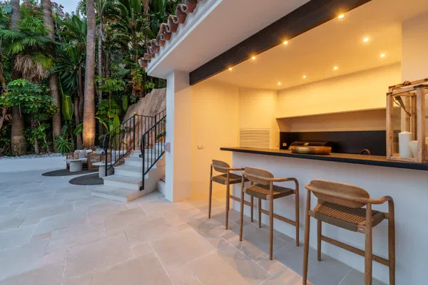 Mediterranean-style villa in the heart of Nueva Andalucía, Marbella.