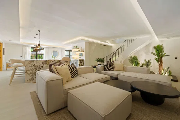 Mediterranean-style villa in the heart of Nueva Andalucía, Marbella.