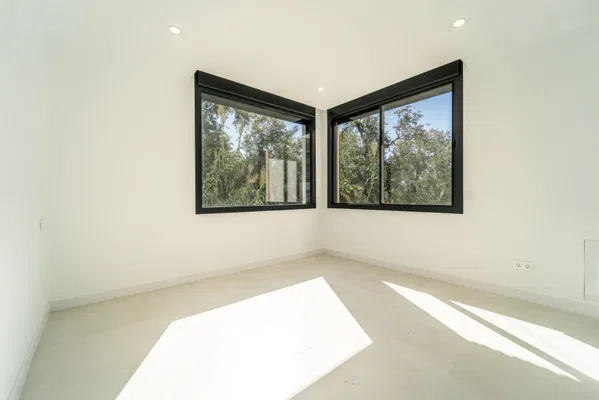 Comtemporary Style Villa with Sea Views in Benalmádena Costa, Málaga