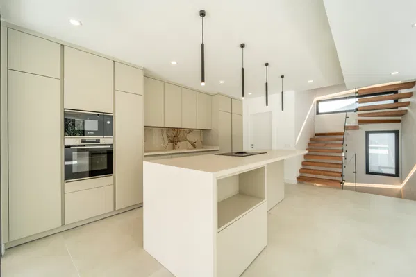 Comtemporary Style Villa with Sea Views in Benalmádena Costa, Málaga